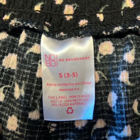 No boundaries size 3/5 small shorts - Picture 3 of 4